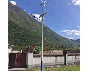 壁掛太陽能路燈生產(chǎn)廠家